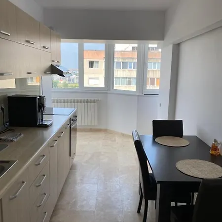 Seascape Apartment *